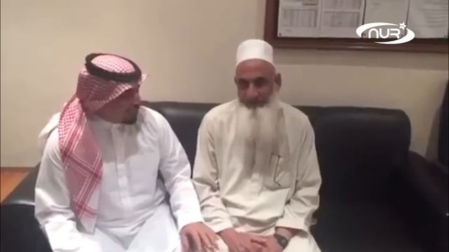 Миллионер убирается в Аль-Хараме 25 лет подряд! смотреть онлайн