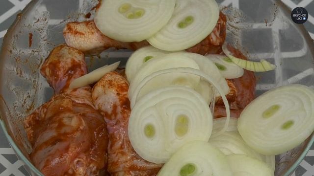 КУРИНЫЕ ГОЛЕНИ В ДУХОВКЕ с луком и специями. ПРОСТОЙ РЕЦЕПТ #КУРИНЫЕГОЛЕНИ #Курочка ? #ВКУСНОLIKE