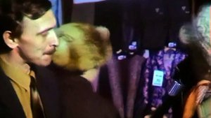 1988 год. Тюмень. Кооперативный магазин "Меркурий" и торговля на площади у ЦУМа.