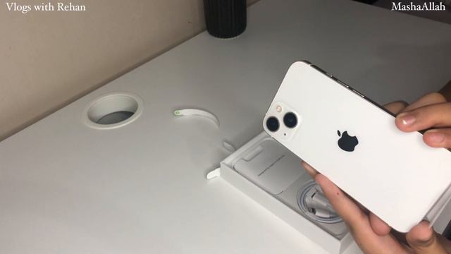 Iphone 13 Starlight unboxing and first impressions смотреть онлайн