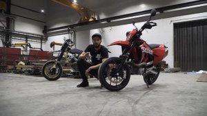 Обзор дорожного мотарда GASGAS 700 SM, сравнение с KTM 690 SMC и Хускварна 701 супермото.