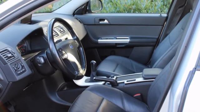 Volvo V50 1.6 D2 S/S MOMENTUM ECC | LEDER | NAVIGATIE смотреть онлайн