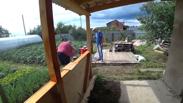 Готовим Всей Бригадой СУП Харчо Из Смородины / Гриша Чуть Не Растянул Желудок смотреть онлайн