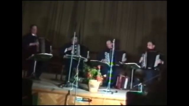 Гомельский квартет баянистов Е Дербенко Вальс под шарманку смотреть онлайн