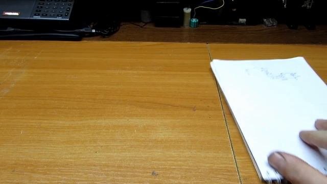 Фонарик на одной пальчиковой батарейке