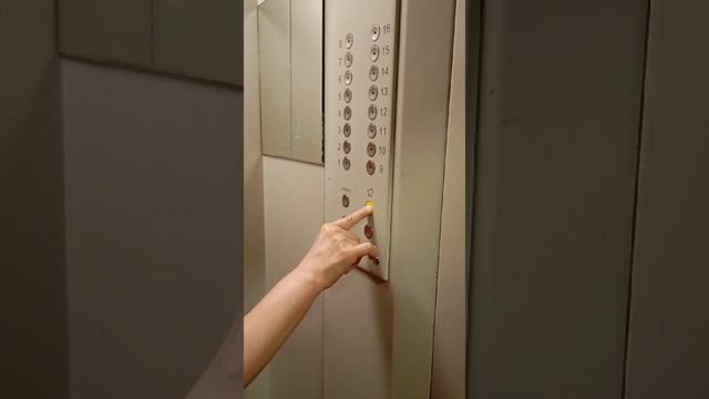 Москва, Лукинская №6: ПИК-Комфорт - лифт не работает, с диспетчерской связи нет!!! #жкх #пиккомфорт