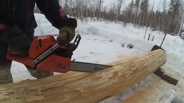 Как ровно распилить бревно вдоль бензопилой