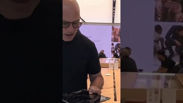 Broken IPad prank at Apple Store with my dad - Howie Mandel