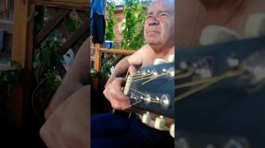 на станции сидел один военный