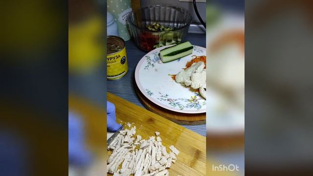 салат  с курицей,болгарским перцем и корейский морковью. #happy_momentR #рецептыроксана #салат#НГ