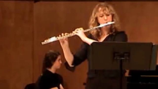 Hindemith Flute Sonata (Mov. 2) Featuring Emily Moore смотреть онлайн