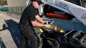 Установка Стальных гусениц Bobcat - демонстрация удобства