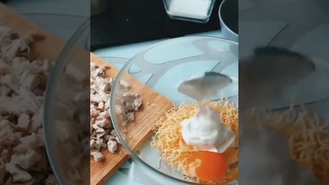 вкуснейшие куриные маффины с сыром и зеленью