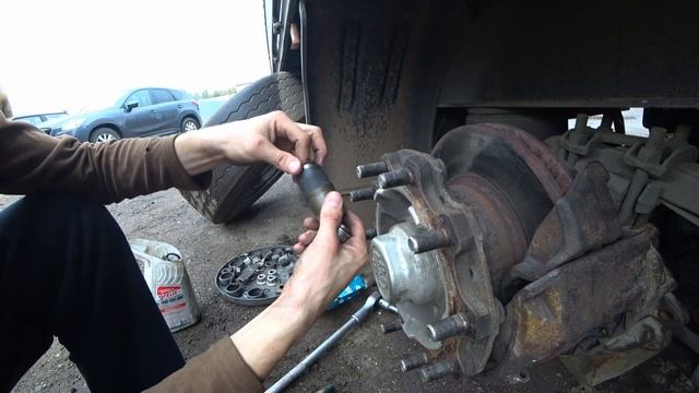 Клинит суппорт с родными втулками, переделываем направляющие. Оси БПВ bpw, прицеп Когель Kogel смотреть онлайн