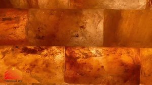 Соляное панно из розовой гималайской соли.