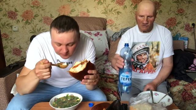 Зелёный борщ от Бати|Мукбанг MUKBANG