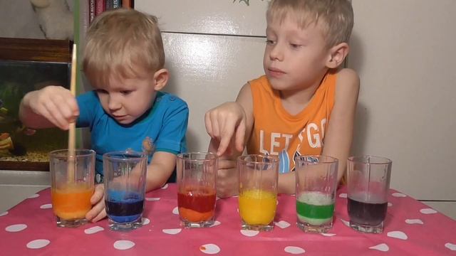 Пенный цветной вулкан из соды и уксуса. Опыт для детей. смотреть онлайн