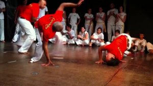 capoeira jogo de juna - mestre Dendé, mestre Paulinho e contra mestre Juliana