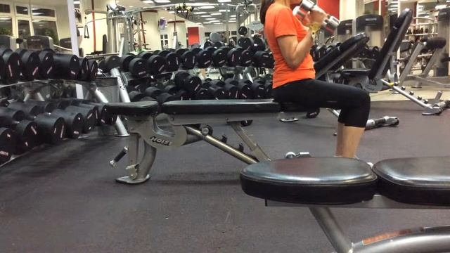 Подъем гантелей на бицепс 2-я неделя смотреть онлайн