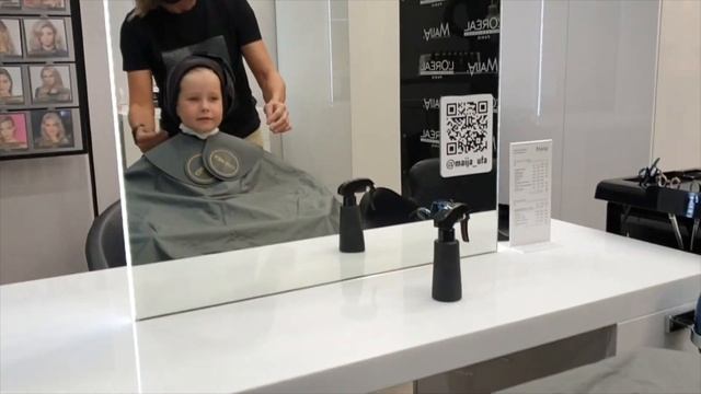 Первая стрижка Полины. Стильная прическа для девочки! смотреть онлайн