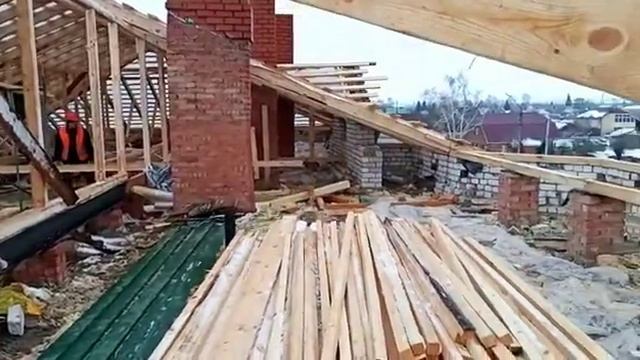 В Алексеевском ведется капитальный ремонт многоквартирного дома на улице Ленина. смотреть онлайн