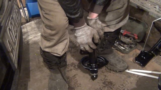 Hyundai Elantra Замена, прокачка стоек и стоит ли? полезная информация, обязательно посмотри? смотреть онлайн