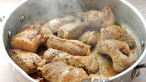 Свинина с болгарским перцем на сковороде