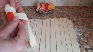 ЗАКУСКА ИЗ СЛОЕНОГО ТЕСТА С КРАБОВЫМИ ПАЛОЧКАМИ!