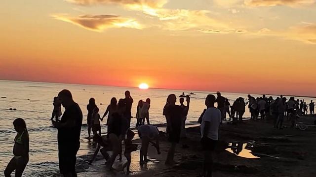 Просто море и закат в Витязево Анапа , расслабляющие звуки моря смотреть онлайн