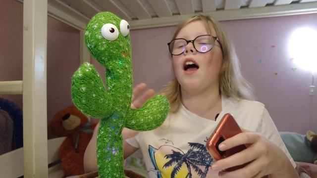 Говорящий кактус. Прикол, - повторяет слова и поет песни! смотреть онлайн