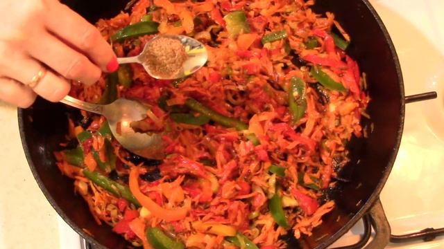Так селедку Вы еще не ели!? Закусочный салат с селедкой!? И под картошечку и под водочку!