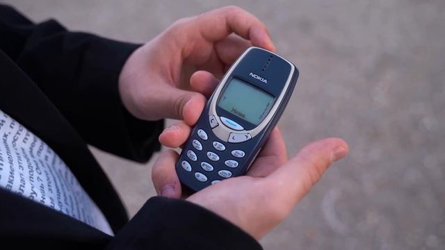 Легендарный телефон и главный МЕМ: Nokia 3310! смотреть онлайн