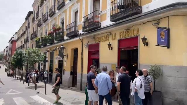 Last Weekend in Madrid (Part 2) |Chocolateria San Gines ☕️, Spain Zara, Reina Sofia Museum ? смотреть онлайн