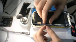 Снятие рамки iPhone 11 Pro Max с сохранением дисплея