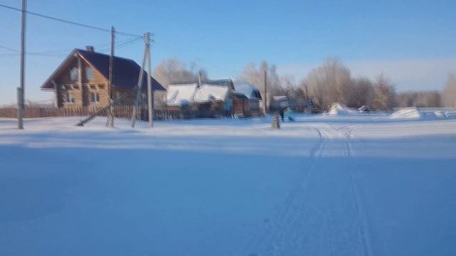 Воскресное утро - дети бегут. Жизнь в деревушке Потеряевка. Хорошего дня... смотреть онлайн