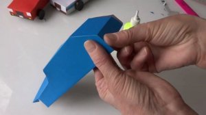 Машина из картона   -  хэтчбек