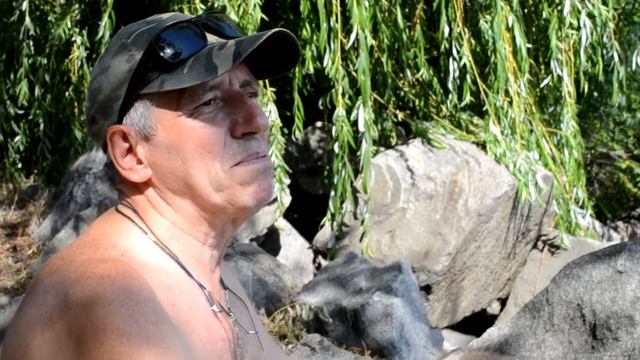 Летняя рыбалка на реке Днепр и красивый рассвет.