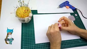 Как сделать цветок из ткани для куклы своими руками.
