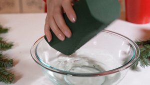 ДЕЛАЮ ЕЛКУ ИЗ ЛАПНИКА