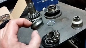 БМВ  "Х3" Дефектовка переднего редуктора.