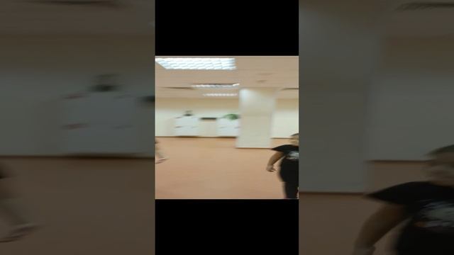 VID_20231120_190350.mp4