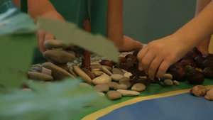 игра с динозаврами