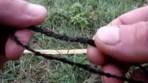 как сделать лук,Школа выживания , делаем лук без проблем ...