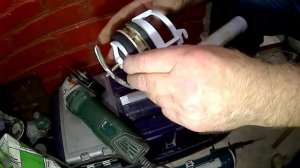 Переделываем очень дорогую запорную арматуру бачка унитаза-моноблока на дешевый вариант.