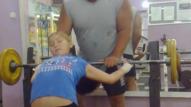 Жим лежа с паузой 52.5 кг., Наумова Марьяна, 10.10.2010 смотреть онлайн