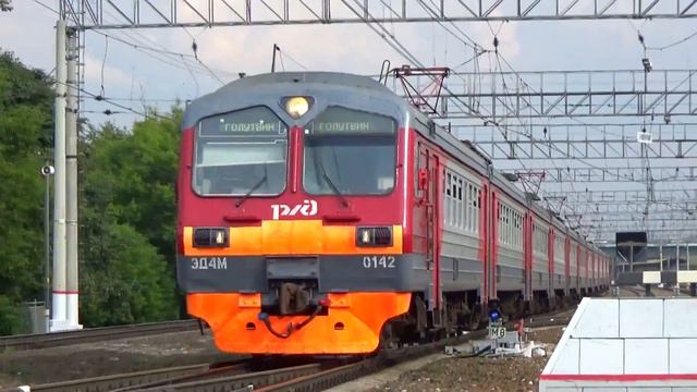 Электропоезд ЭД4М-0142 с рейсом "Голутвин - Москва Казанская" по 4 пути! смотреть онлайн