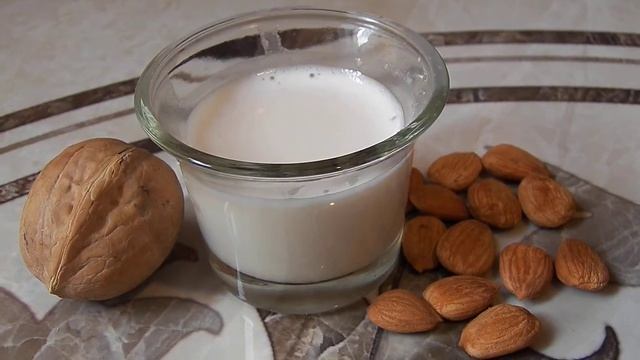 Молоко из ядер абрикоса и грецкого ореха смотреть онлайн