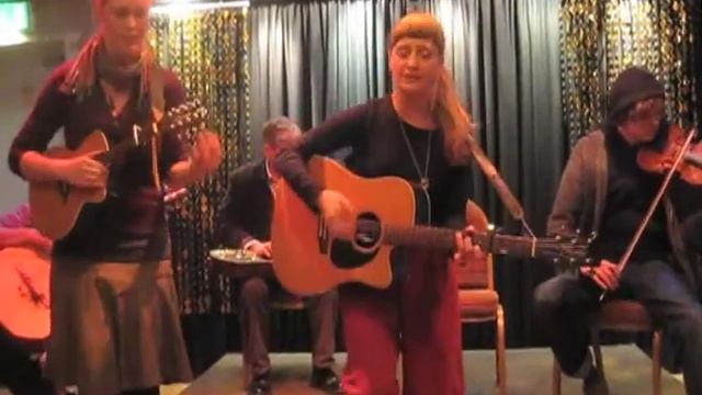 'To The River' - Lucy and Virginia смотреть онлайн