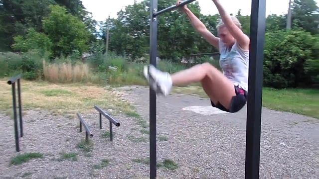 КАК УЛУЧШИТЬ ПОДТЯГИВАНИЯ НА ТУРНИКЕ ДЛЯ ДЕВУШЕК (Идеальное Подтягивание) ★ смотреть онлайн