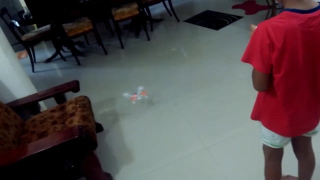 Vishy Flying UFO (Quadcopter, Helicopter) using iPhone App смотреть онлайн